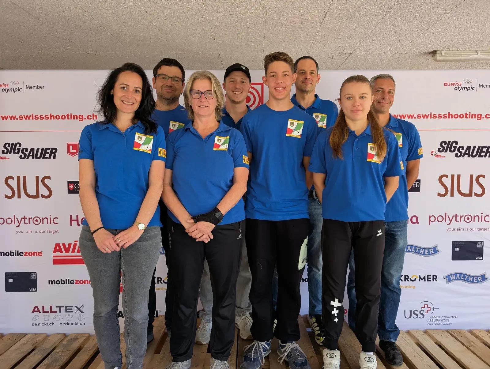 Die Aufstiegsmannschaft des KKS Buchholterberg an der Auf-/Abstiegsrunde in Schwadernau