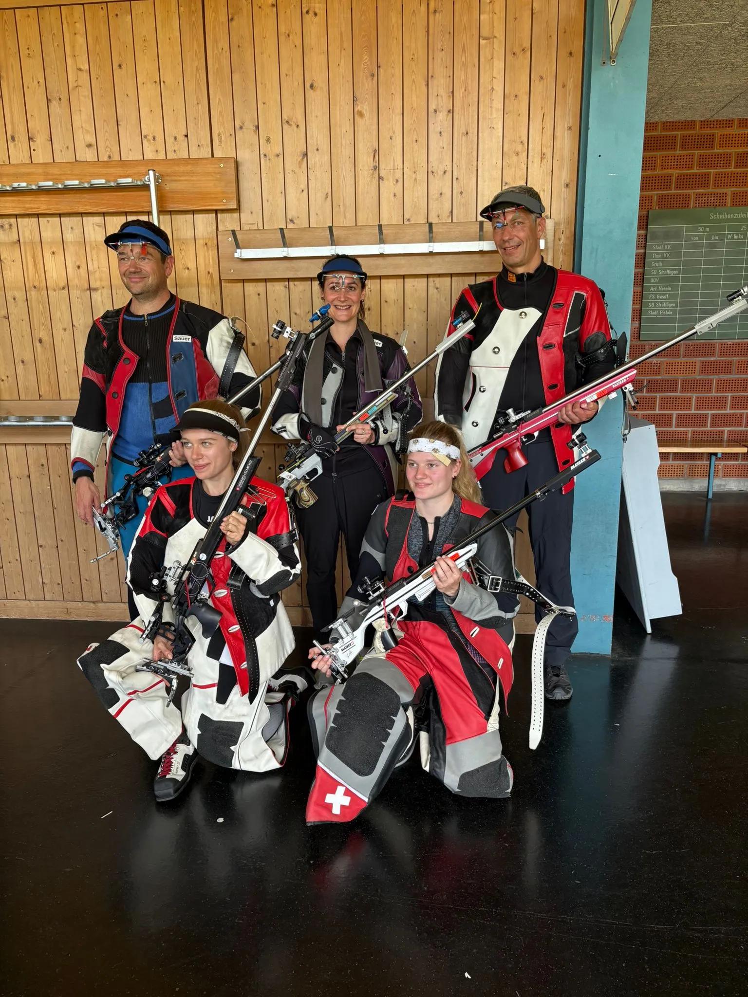 Die Schweizer-Meister-Gruppe Buchholterberg 1 nach dem Final in Thun Guntelsey